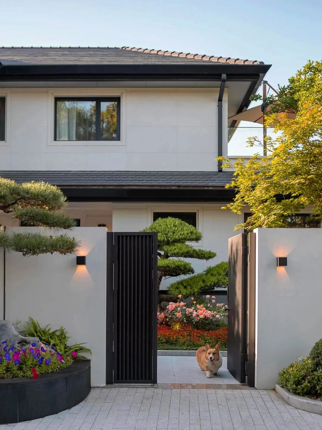 農村老家自建别墅院子(zǐ)的(de)景觀設計成這(zhè)樣，絕對是(shì)全村最靓的(de)仔！